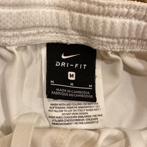 Nike Dri-Fit boys soccer shorts - Picture 2 of 2